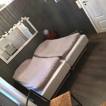 Aline's Stue, Utskarpen