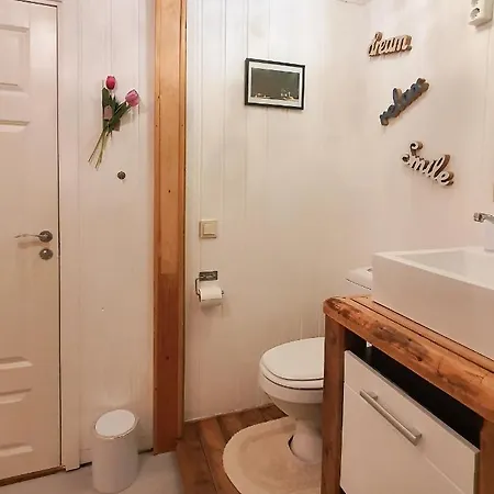 Aline's Stue, Utskarpen * Fuglstad