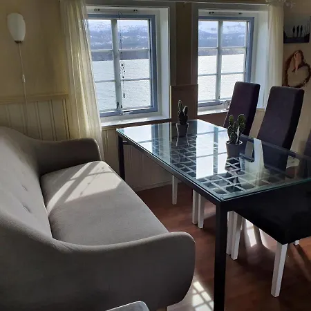 Aline's Stue, Utskarpen *